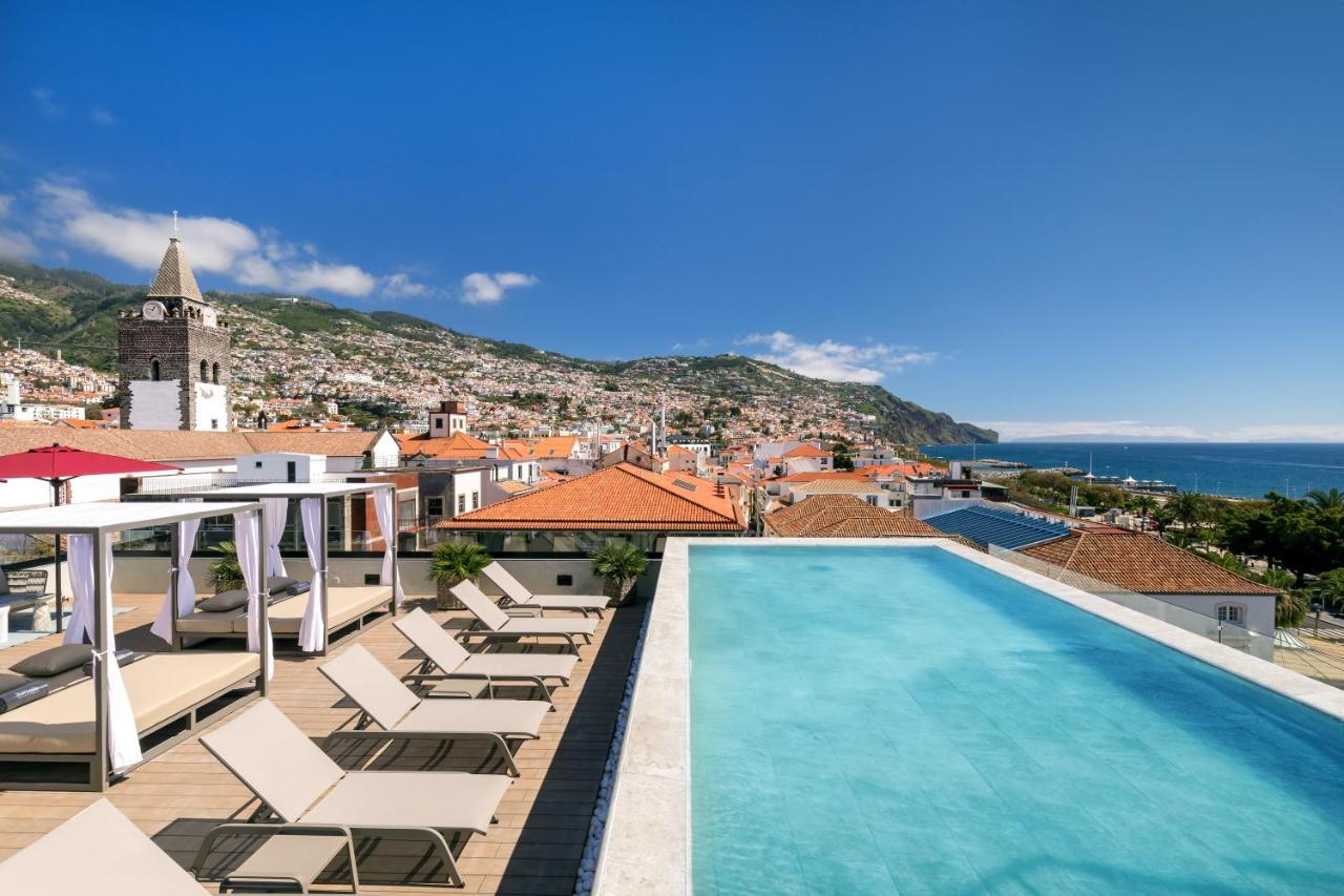 מלון Barcelo Funchal Oldtown מראה חיצוני תמונה The rooftop pool at the Hotel Porto Santo