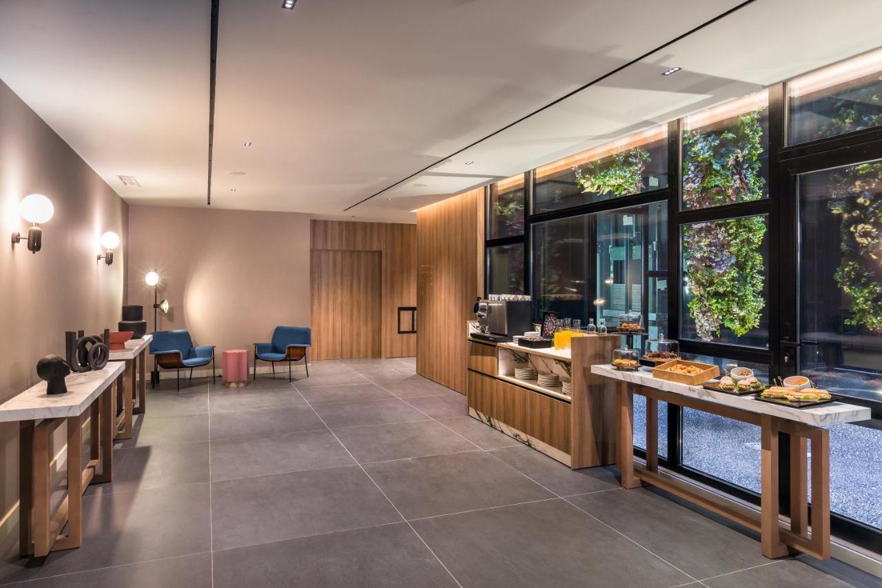 מלון Barcelo Funchal Oldtown מראה חיצוני תמונה The lounge at London Heathrow Airport