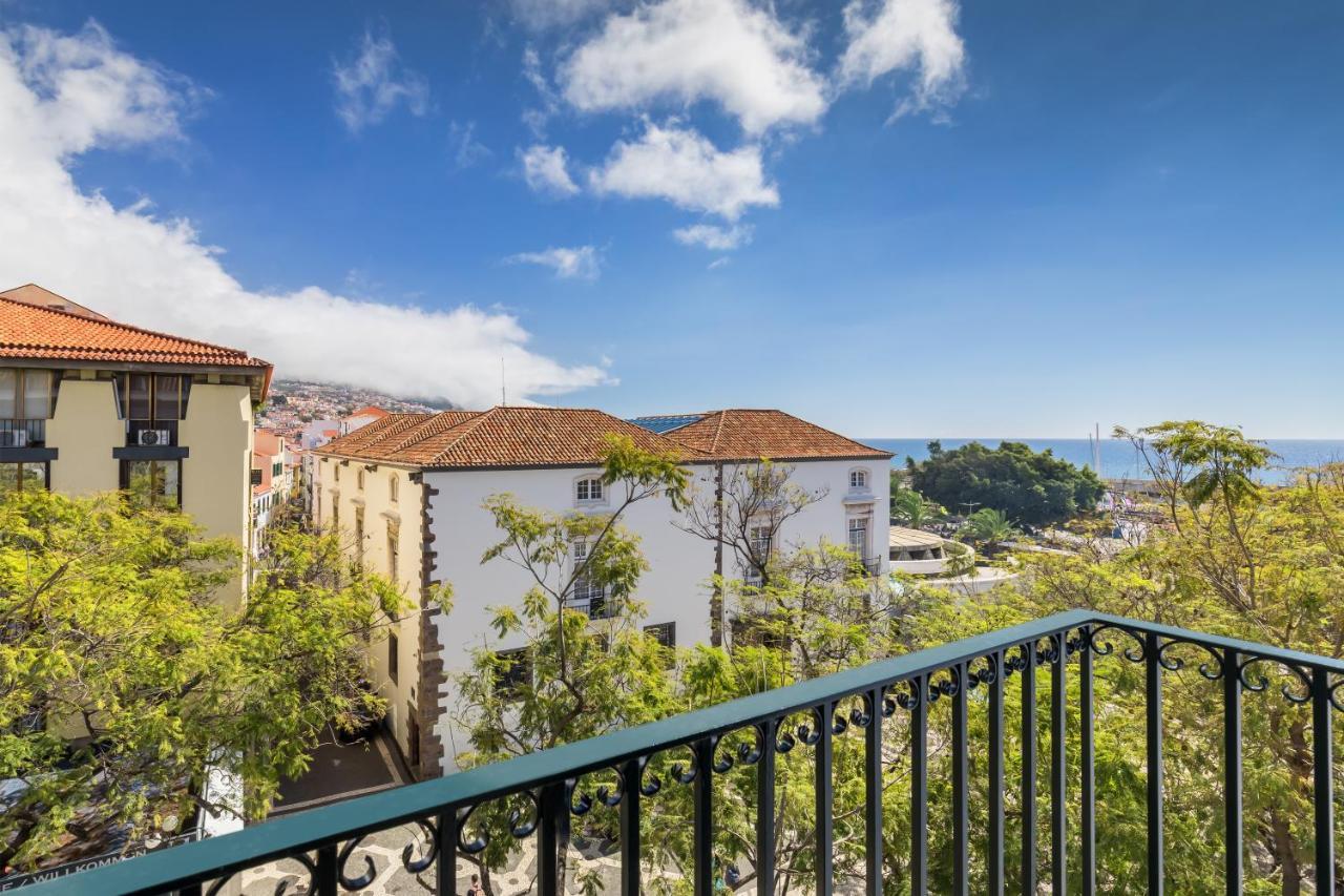 מלון Barcelo Funchal Oldtown מראה חיצוני תמונה View from the balcony of the house of the writer, in Funchal, Madeira